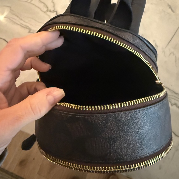 Coach Mini Court Backpack. Style C8604 - Picture 4 of 8